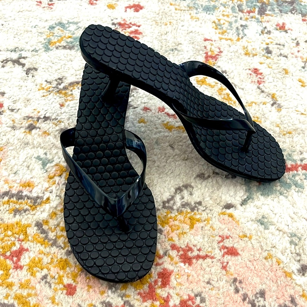 Kitten heel sandal